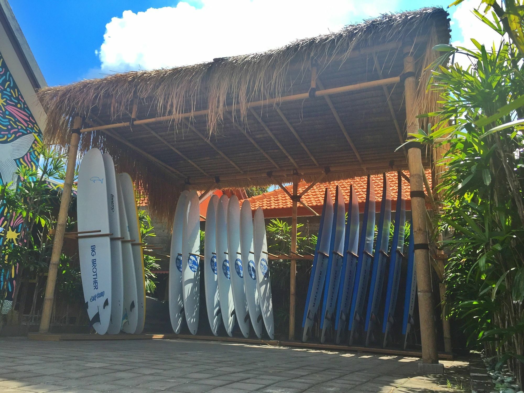 Big Brother Surf Inn Canggu  Luaran gambar