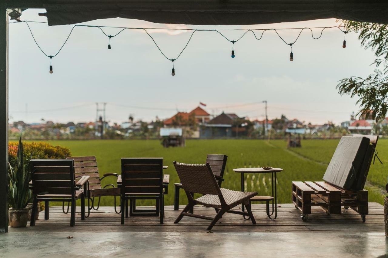 Big Brother Surf Inn Canggu  Luaran gambar