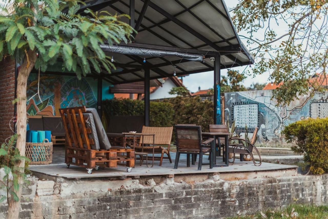 Big Brother Surf Inn Canggu  Luaran gambar