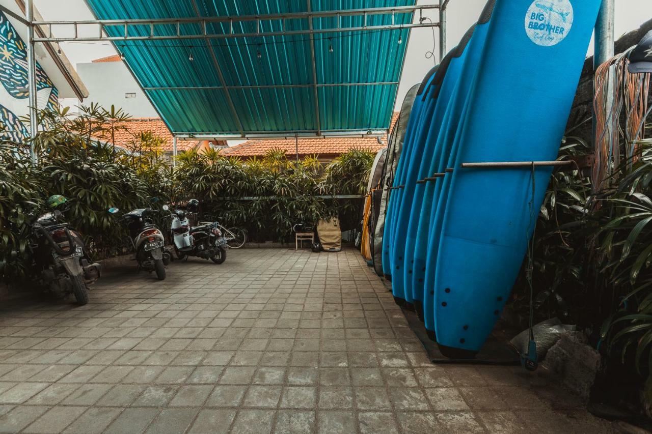 Big Brother Surf Inn Canggu  Luaran gambar
