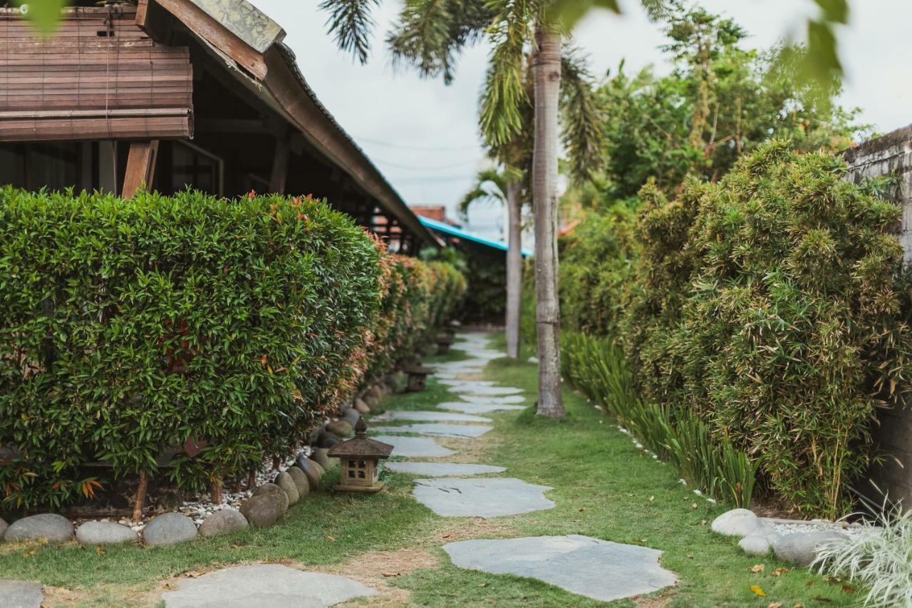 Big Brother Surf Inn Canggu  Luaran gambar
