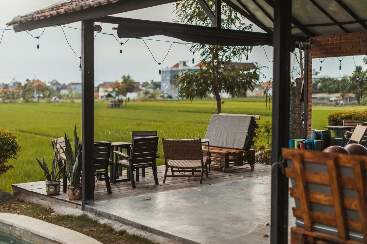 Big Brother Surf Inn Canggu  Luaran gambar