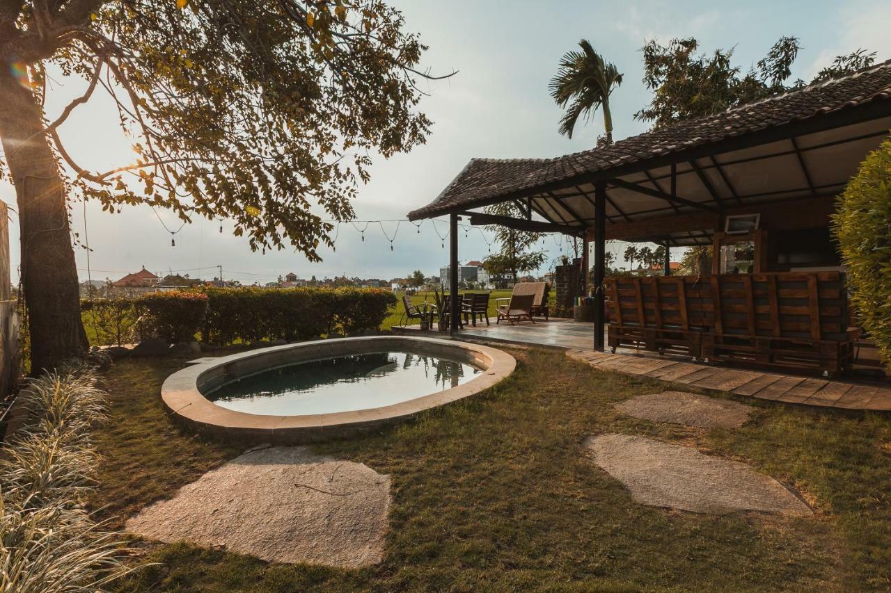 Big Brother Surf Inn Canggu  Luaran gambar