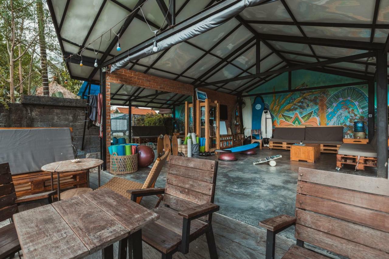 Big Brother Surf Inn Canggu  Luaran gambar